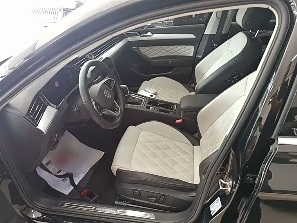 Volkswagen Magotan 2023 Model 2 Million Commemorative Edition 330TSI DSG Luxury фото 15