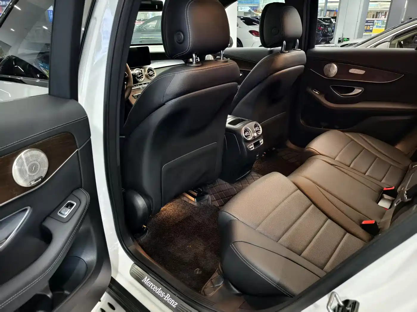Mercedes-Benz GLC 2021 GLC 260 L 4MATIC Luxury фото 7