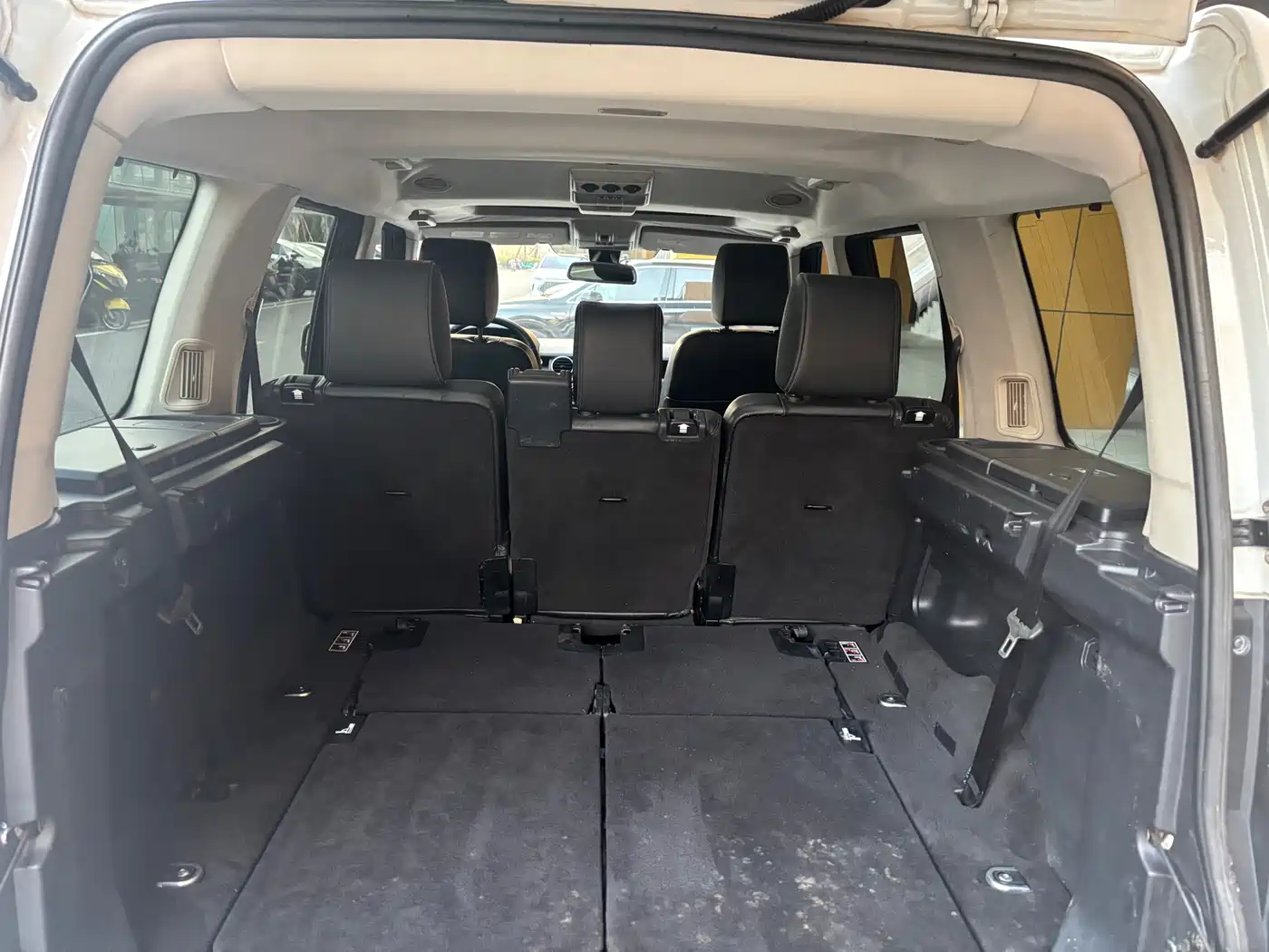 Land Rover Discovery 2013 3.0 SDV6 HSE Diesel фото 18