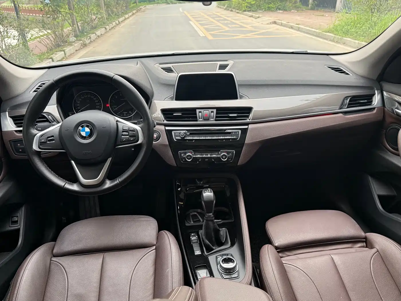 BMW X1 2018 xDrive20Li Premium Model фото 5