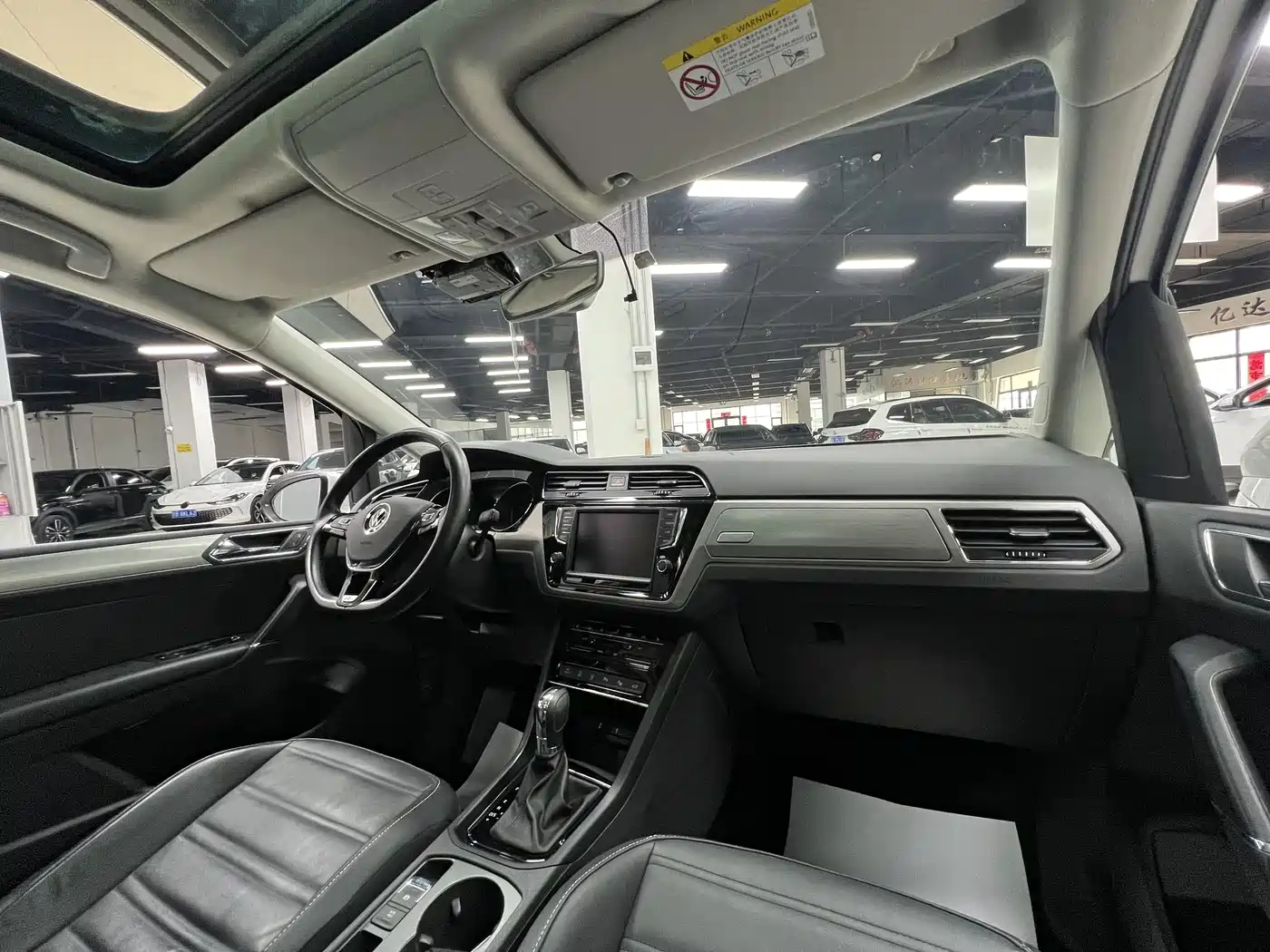 Volkswagen Touran 2021 Touran L 280TSI DSG Cross Luxury 7-Seater фото 16