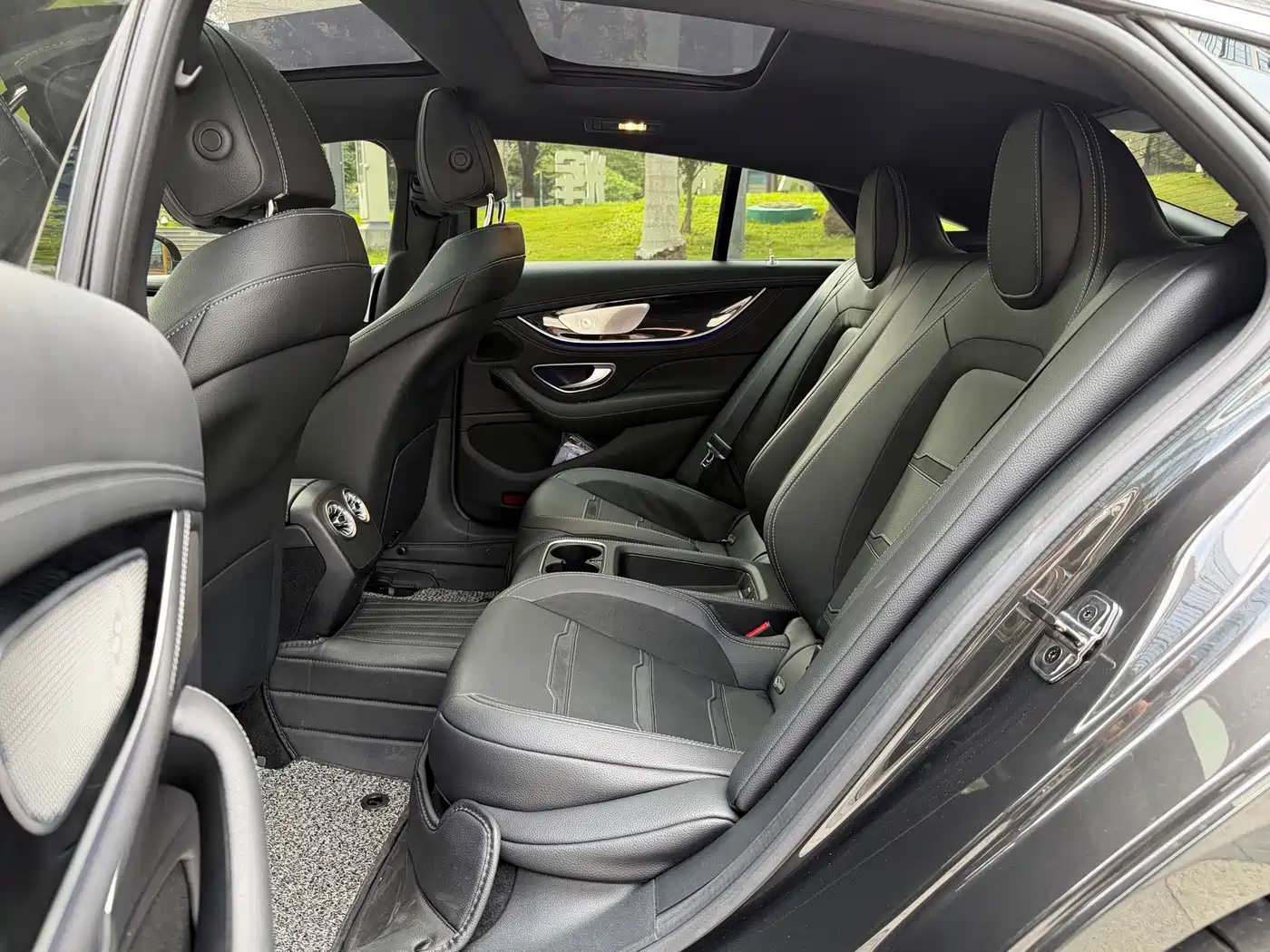 Mercedes-Benz AMG GT 2023 AMG GT 50 4-Door Coupe фото 13