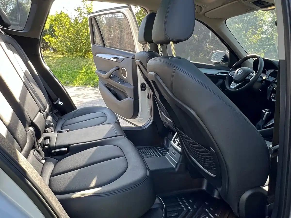 BMW X1 2019 sDrive20Li Leading Model фото 16