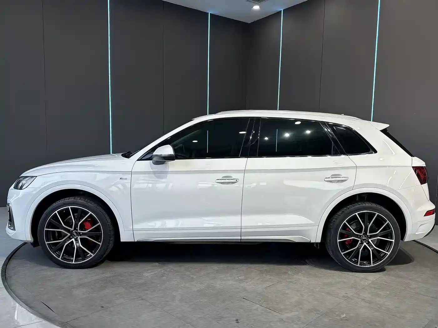 Audi Q5L 2021 40 TFSI Fashion Dynamic фото 4