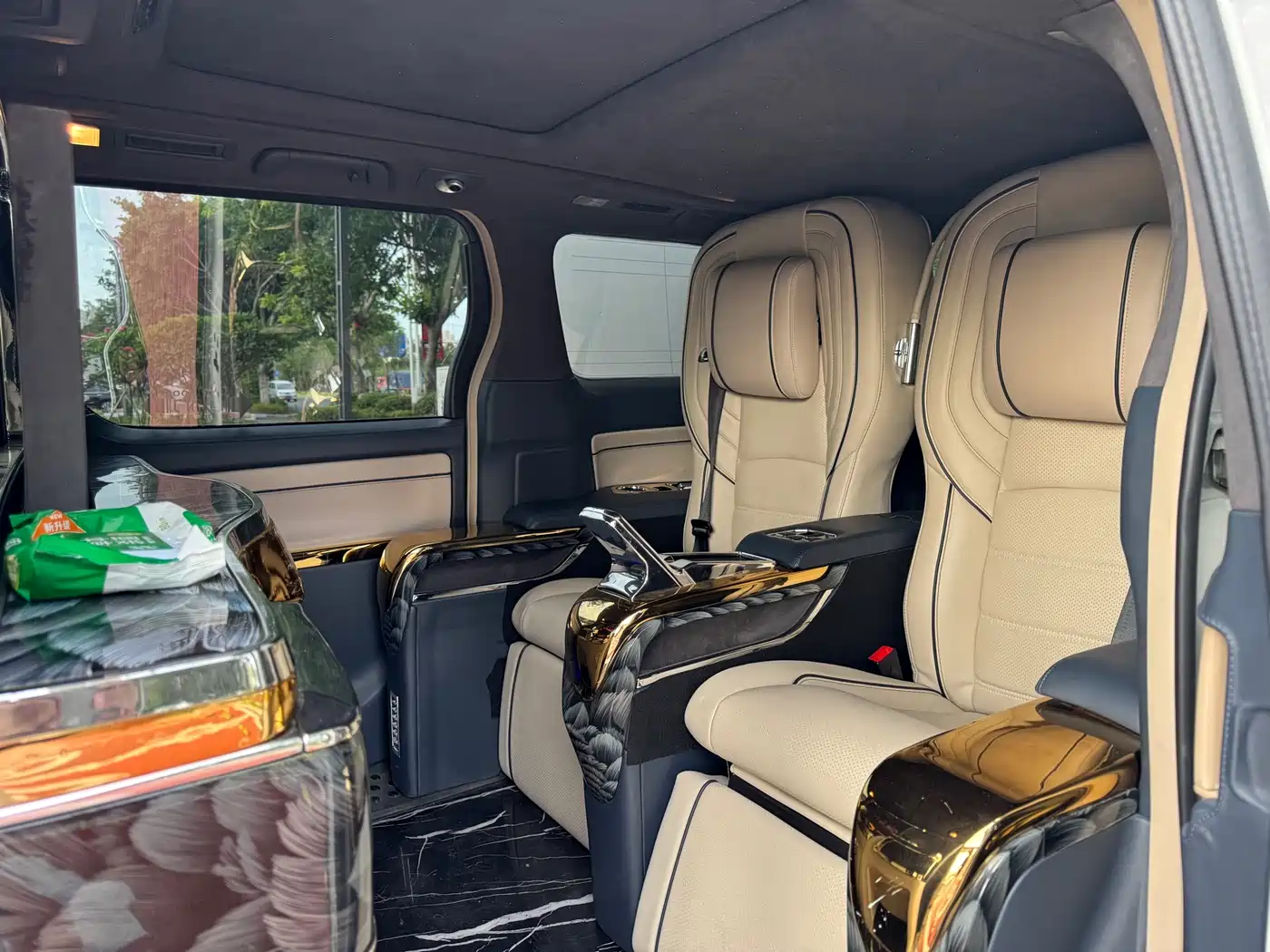 Toyota Alphard 2012 3.5L Premium Edition фото 6