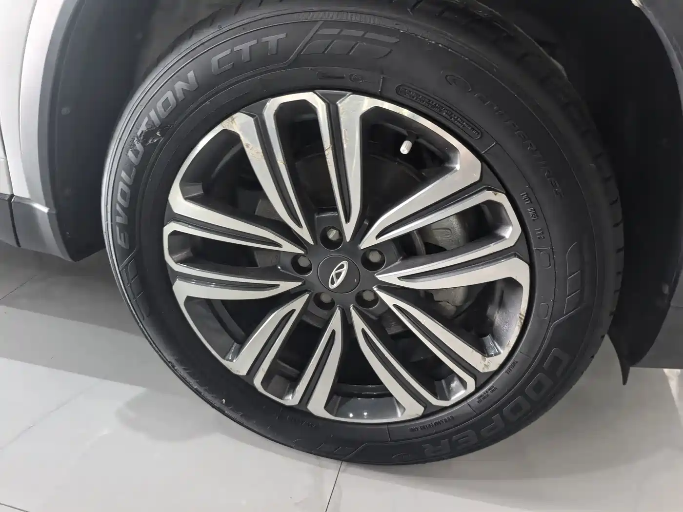 Фото 9 - Chery Tiggo 8