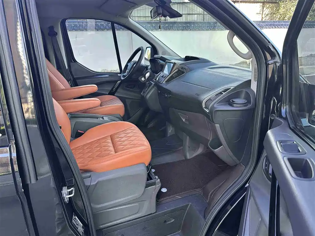 FORD TOURUIOU