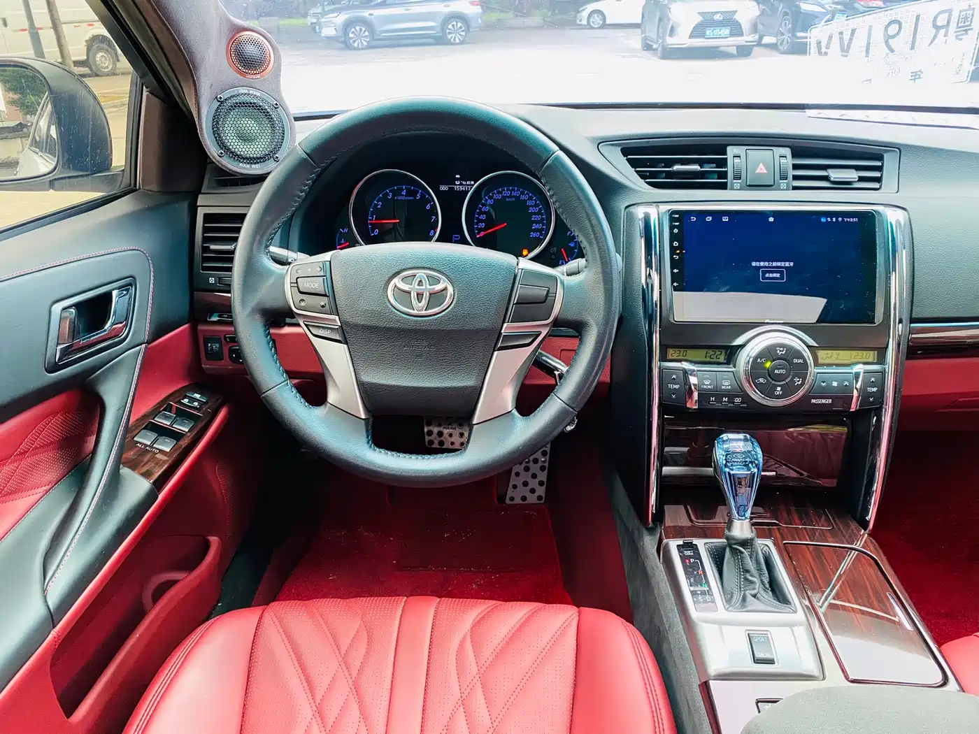 Toyota Reiz 2010 2.5V Elegance Elite Edition фото 12