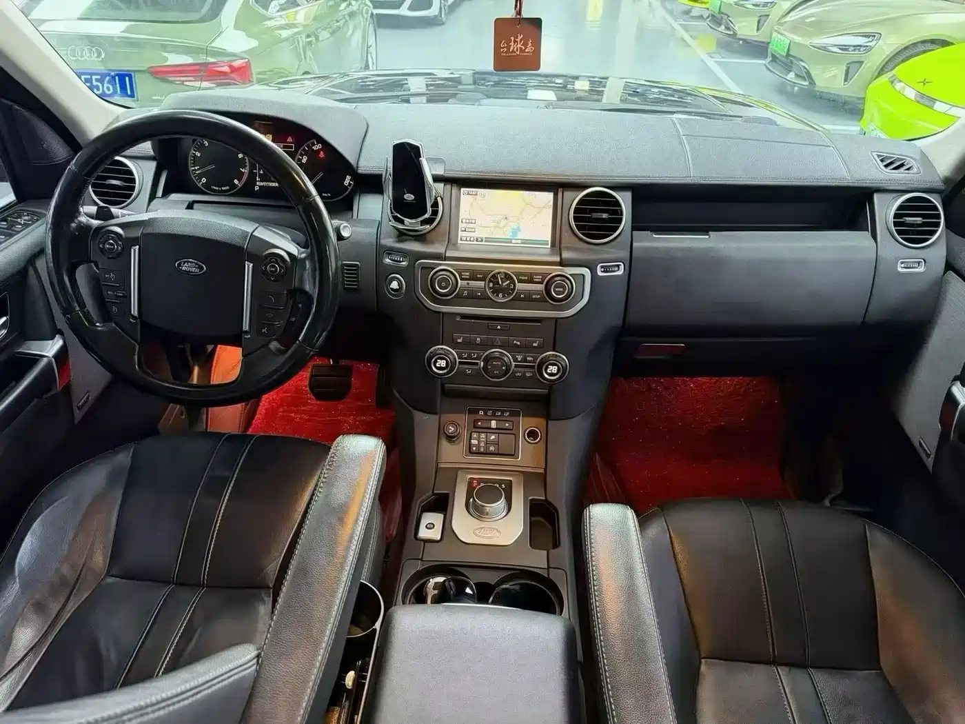 Land Rover Discovery 2015 3.0 SC V6 SE фото 5