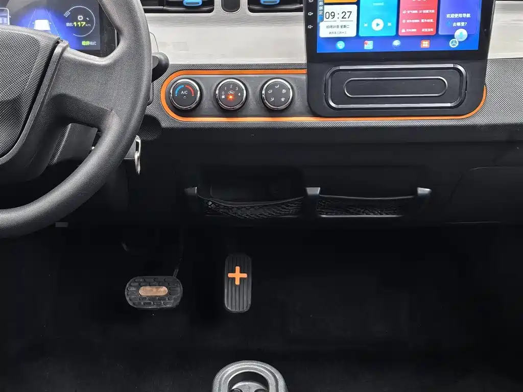 WULING AUTOMOBILE HONGGUANG MINIEV