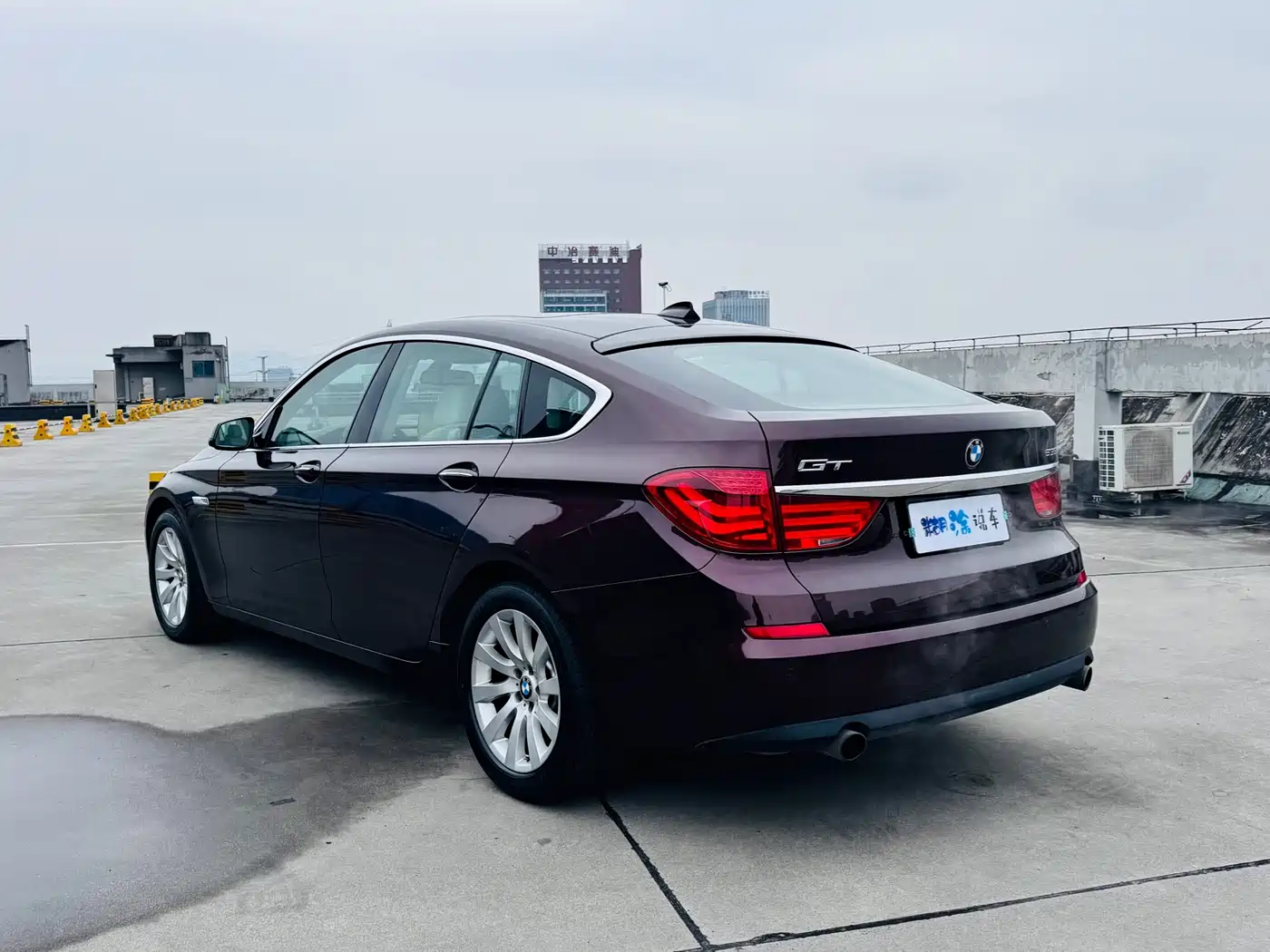 BMW 5 Series GT 2010 535i Leading Model фото 4