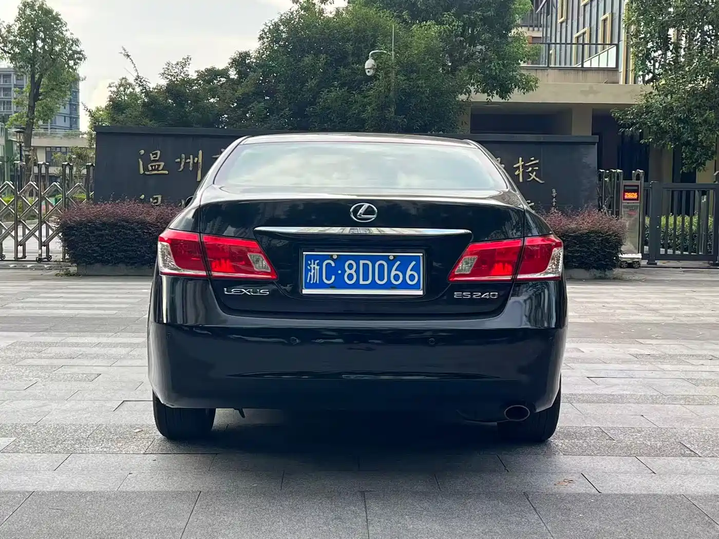 Фото 7 - Lexus ES