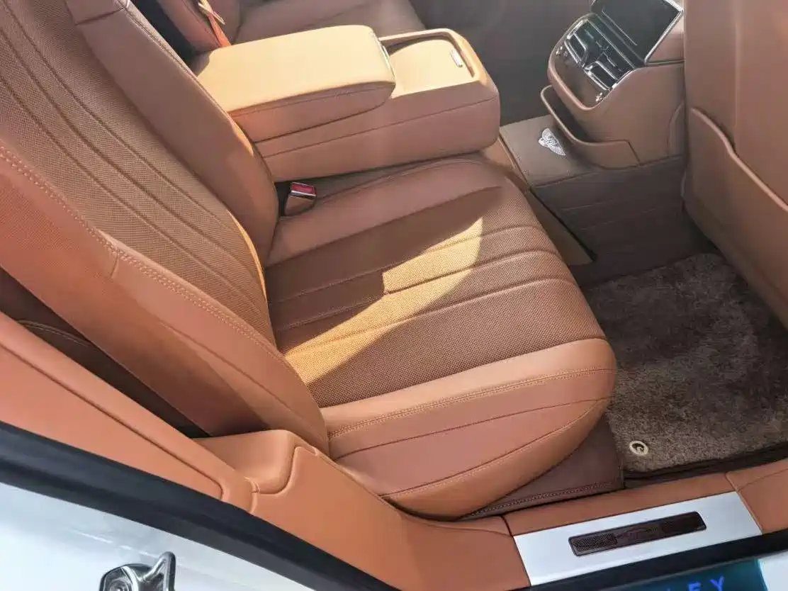 Bentley Flying Spur 2020 6.0T W12 Standard Edition фото 3