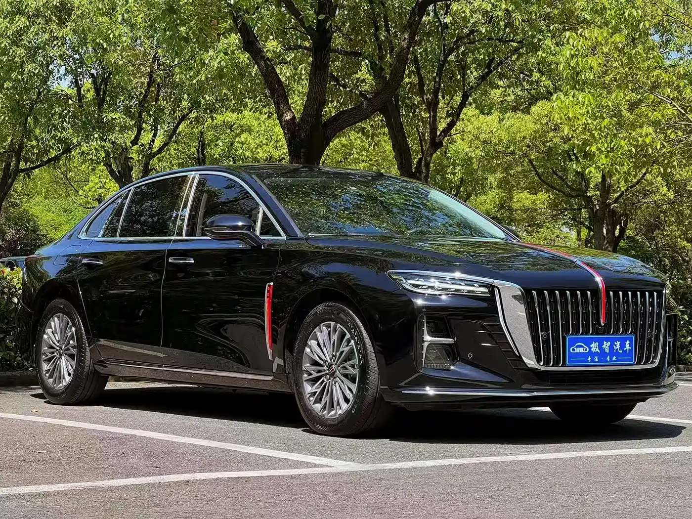 Hongqi H5 2024 1.5T HEV Smart Connect Flag Rhythm Edition фото 3