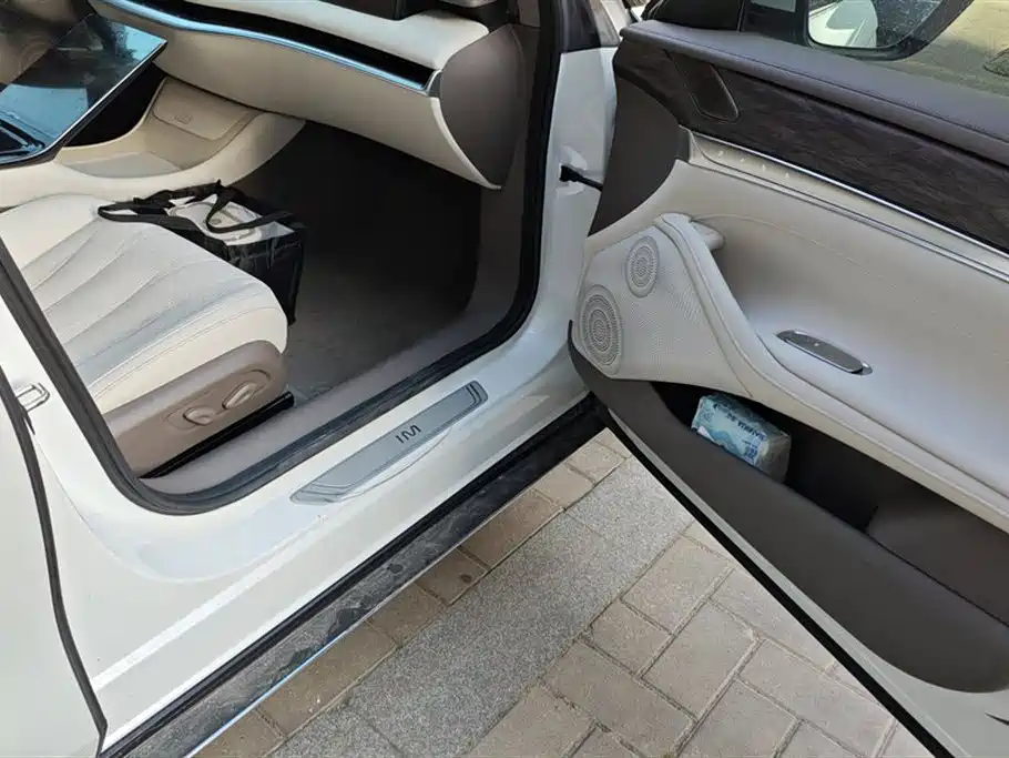 ZHIJI AUTOMOBILE ZHIJI L7