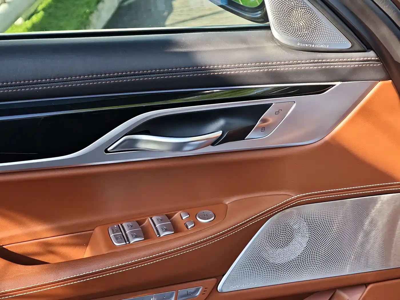 BMW 7 Series 2017 750Li xDrive Customized Edition (4-Seater) фото 30