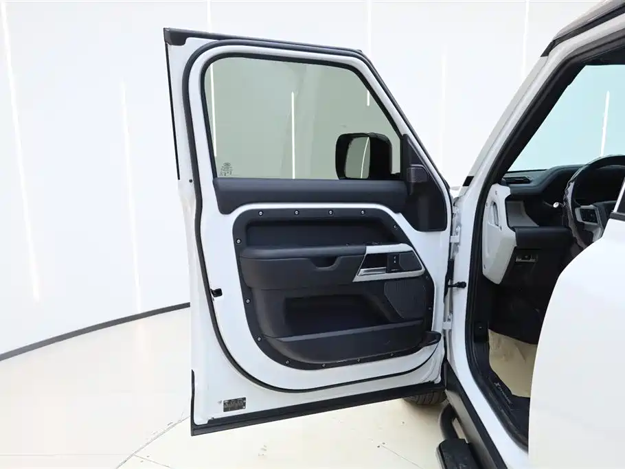 Land Rover Defender 2024 110 3.0T P400 X-DYNAMIC HSE фото 14
