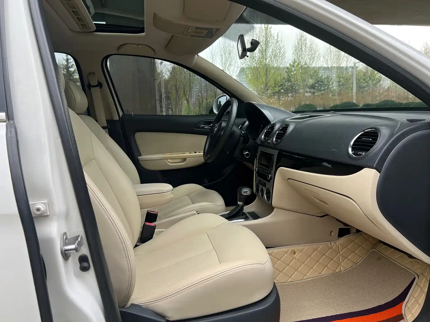 Volkswagen Lavida 2011 1.6L Automatic Pinya Edition фото 11