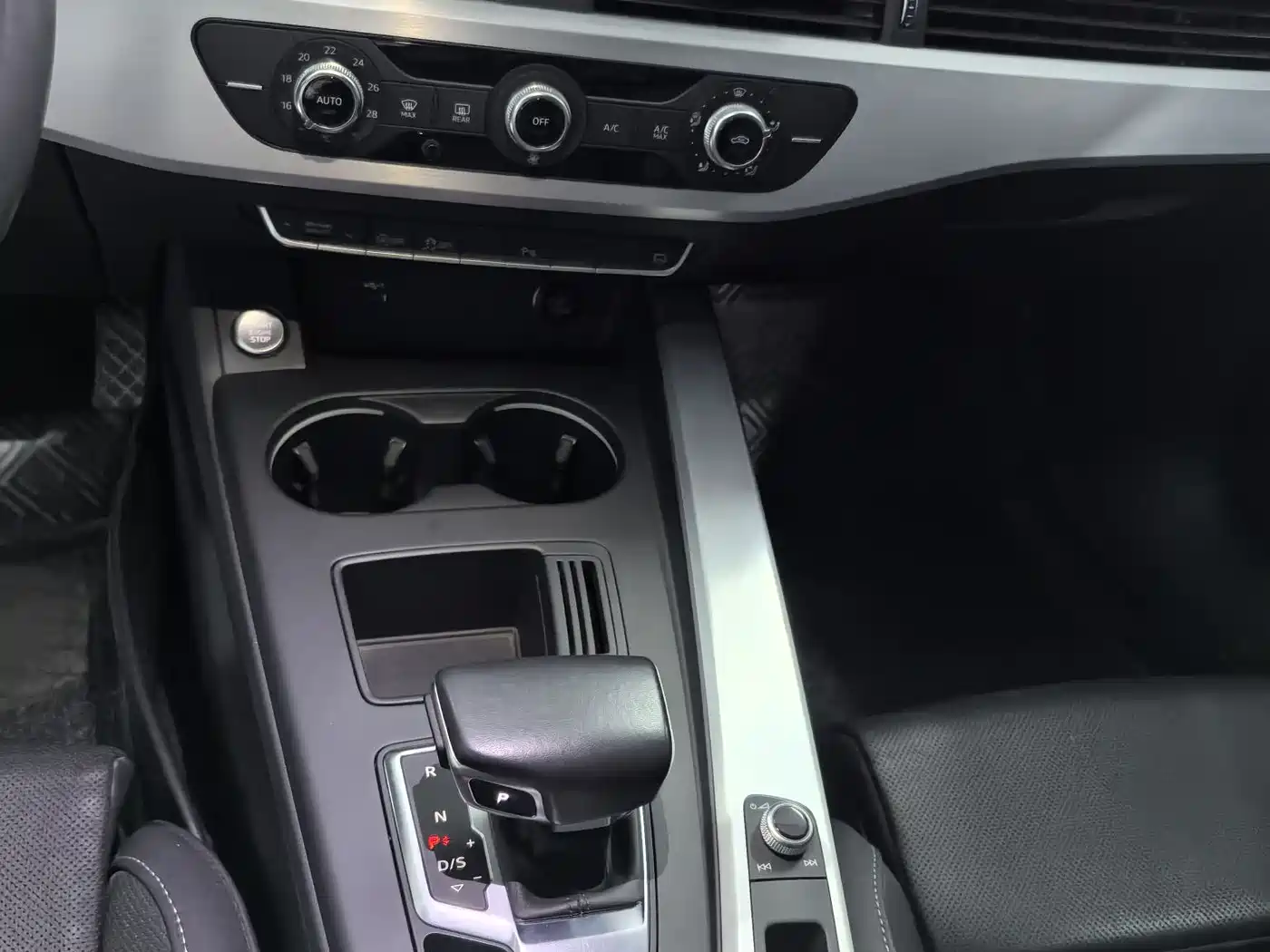 Audi A4L 2020 40 TFSI Fashion Dynamic Edition фото 9