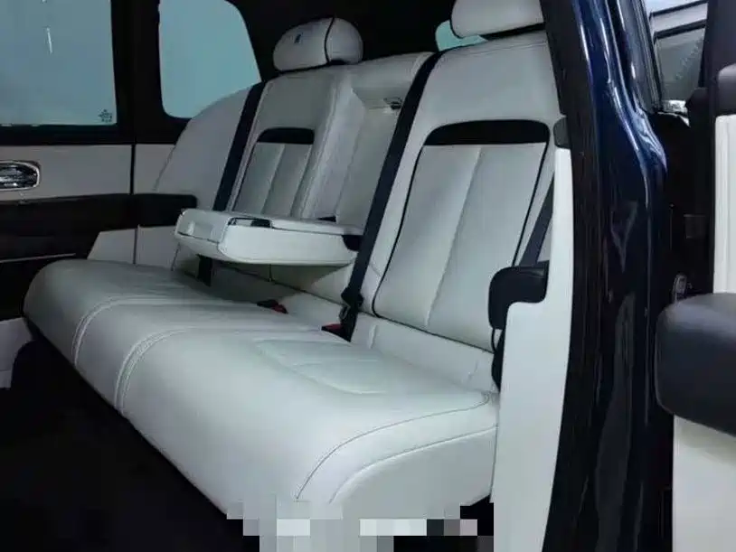 Фото 6 - Rolls-Royce Cullinan