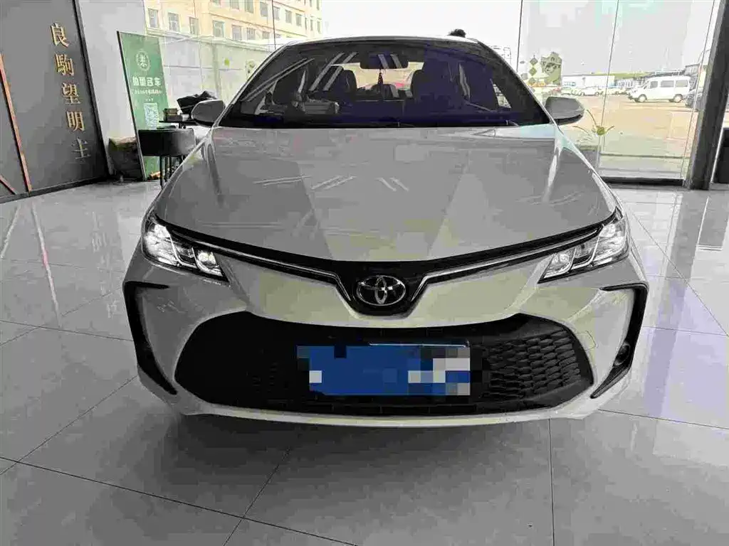 Photo 2 - Toyota Corolla
