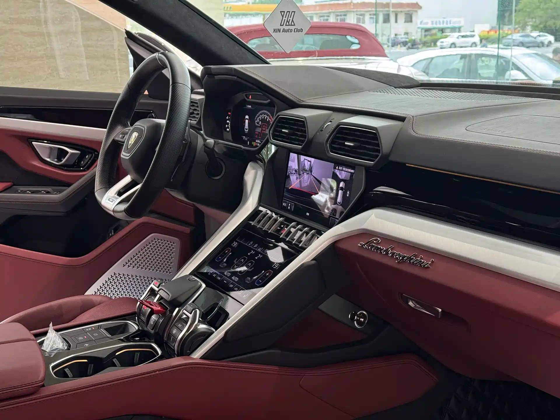 Фото 14 - Lamborghini Urus