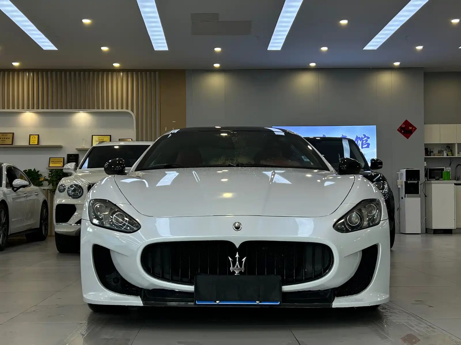 صورة 2 - Maserati GranTurismo