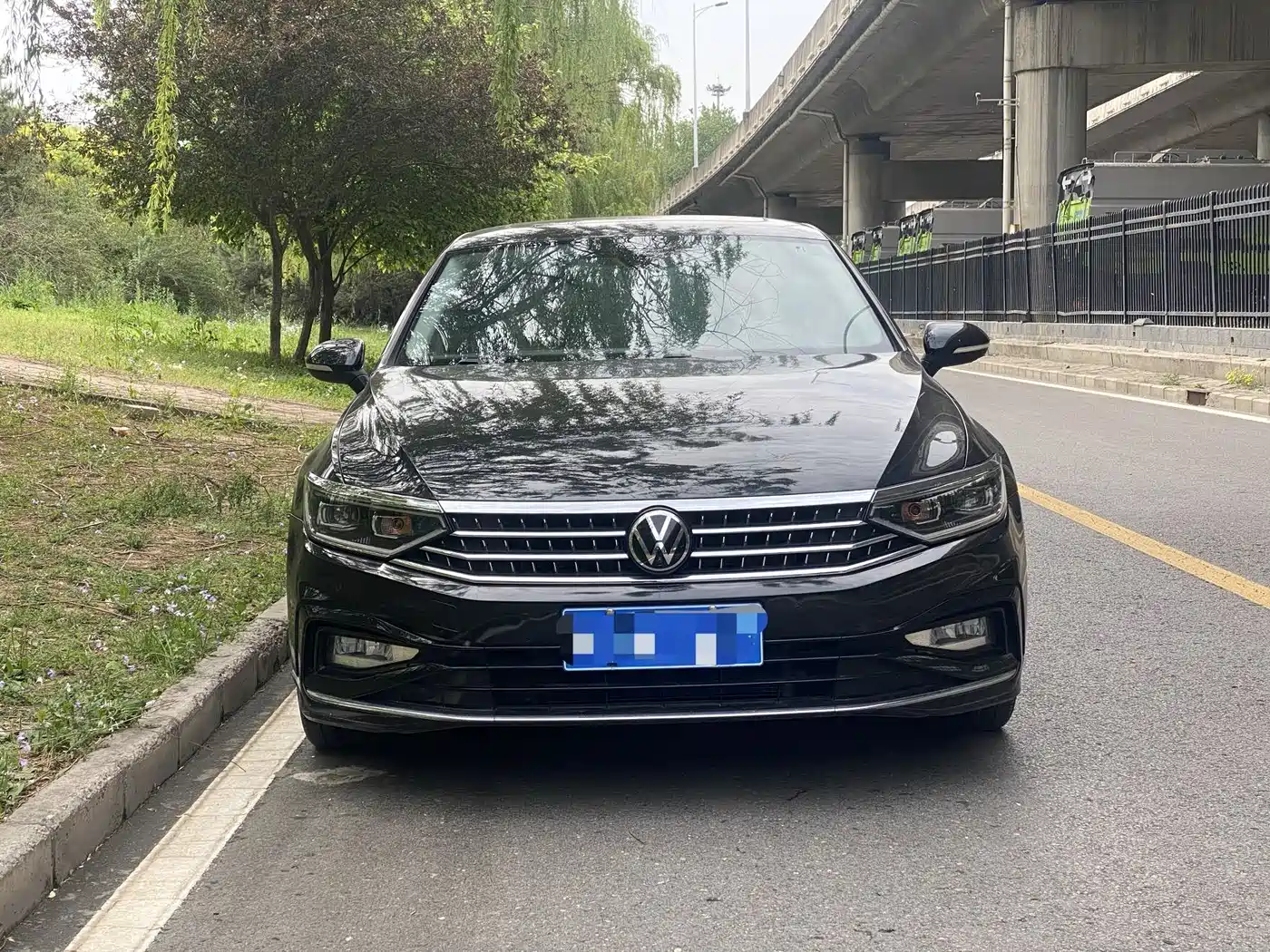 Volkswagen Magotan 2023 Model 2 Million Commemorative Edition 380TSI DSG Flagship фото 2