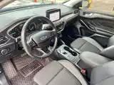 Фото 16 - Ford Focus