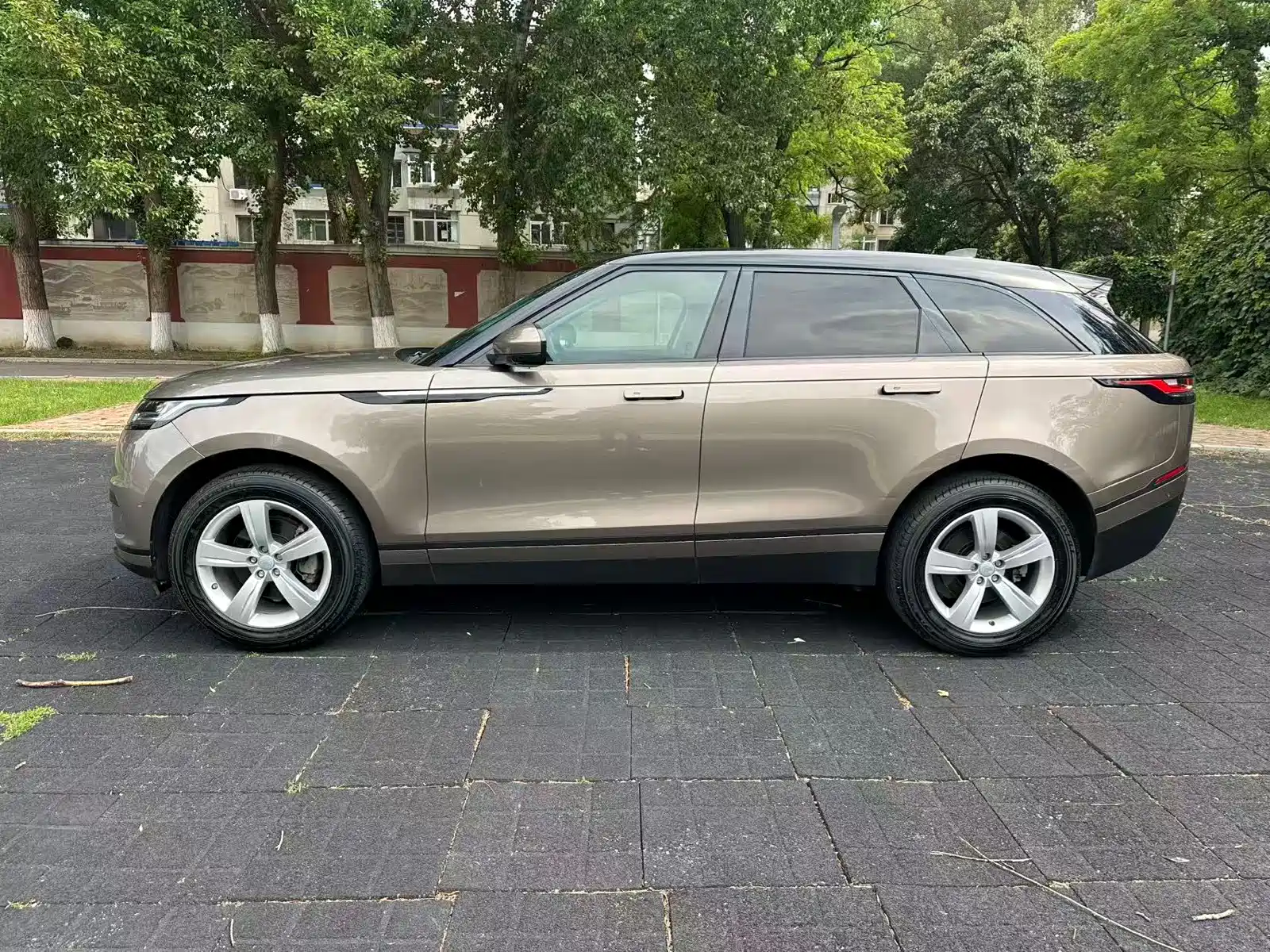 Фото 7 - Land Rover Range Rover Velar
