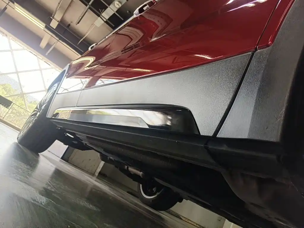 Фото 21 - Cadillac XT4