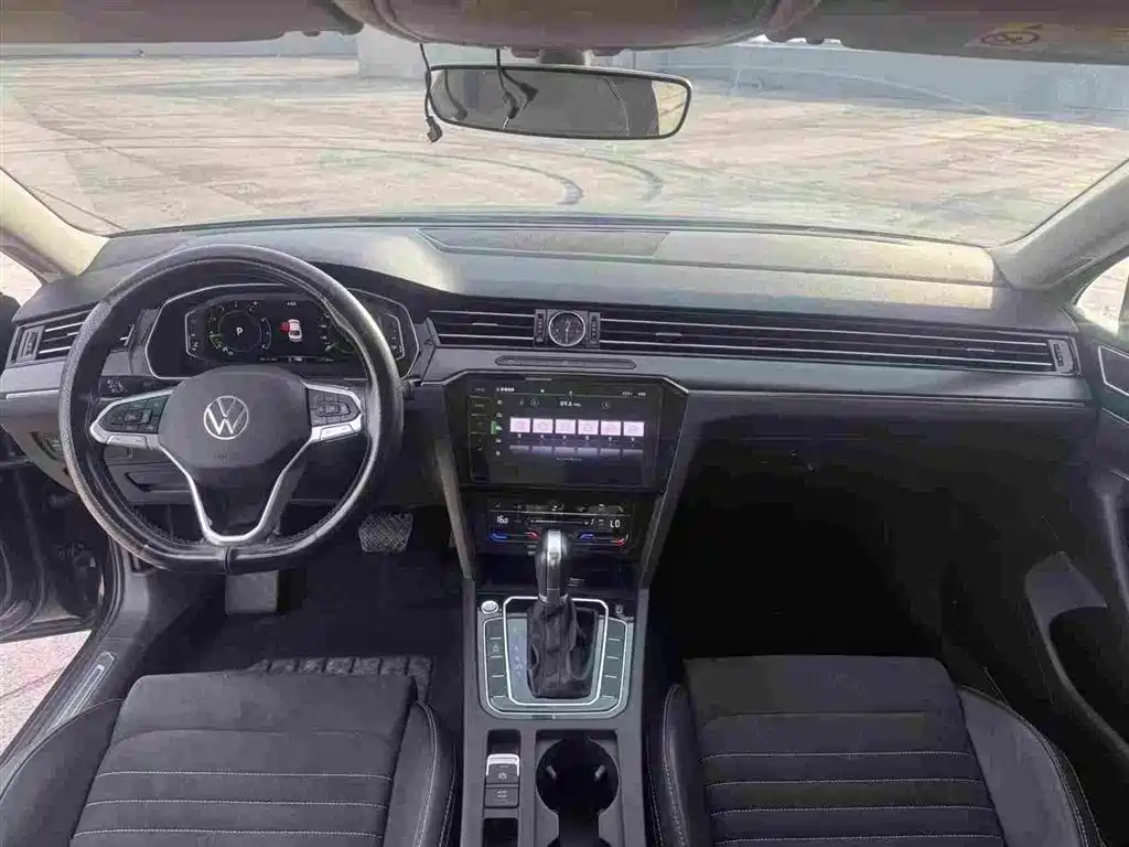 Volkswagen Magotan 2020 330TSI DSG Luxury фото 5