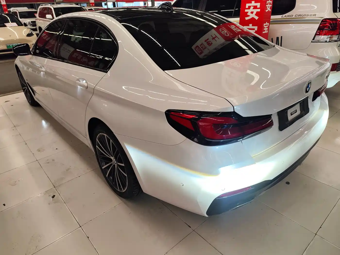 BMW 5 Series 2022 Facelift 530Li Leading M Sport Package фото 14