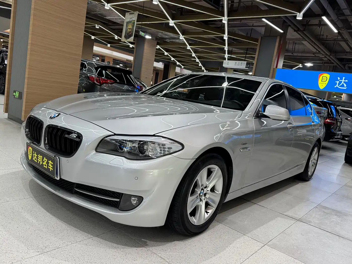 BMW 5 Series 2011 528Li Luxury