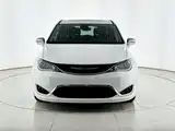 Фото 2 - Chrysler Pacifica PHEV