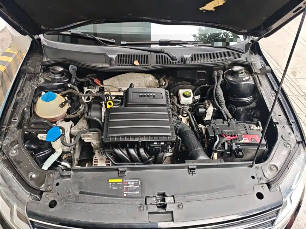 Volkswagen Lavida 2015 1.6L Automatic Comfort Edition фото 11