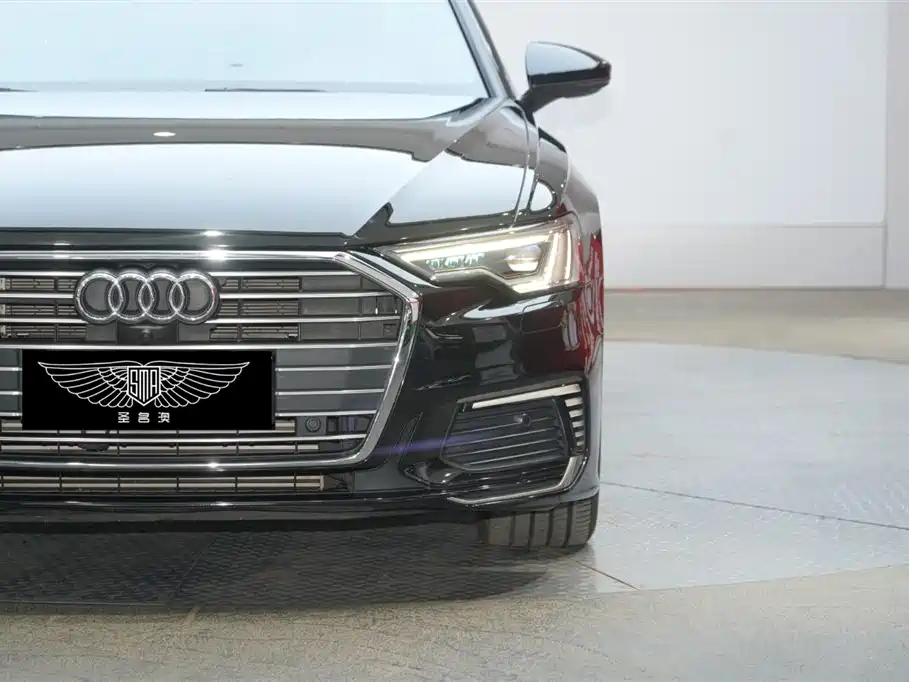 Audi A6L New Energy 2020 55 TFSI e quattro фото 4