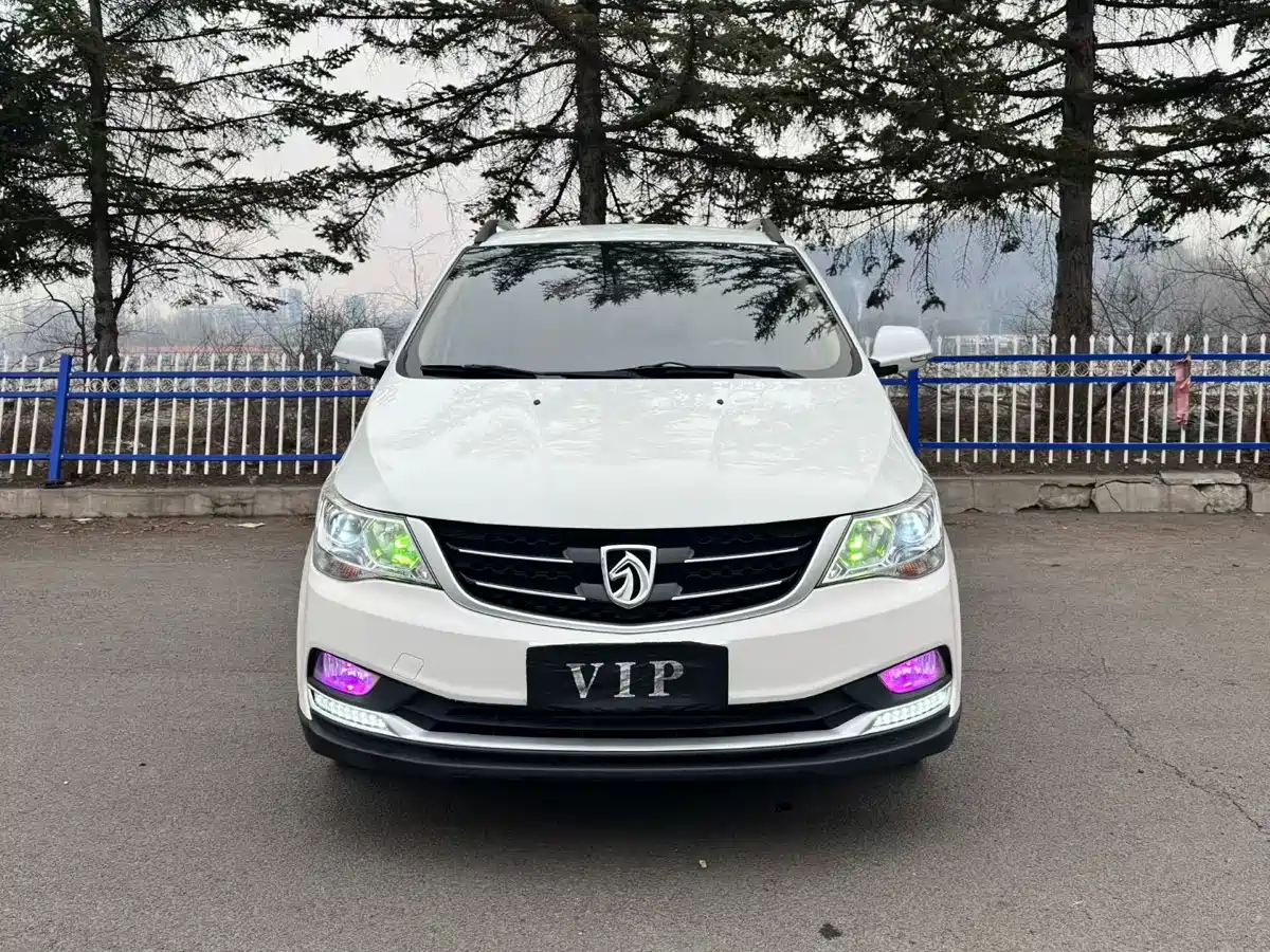 Фото 2 - Baojun 730