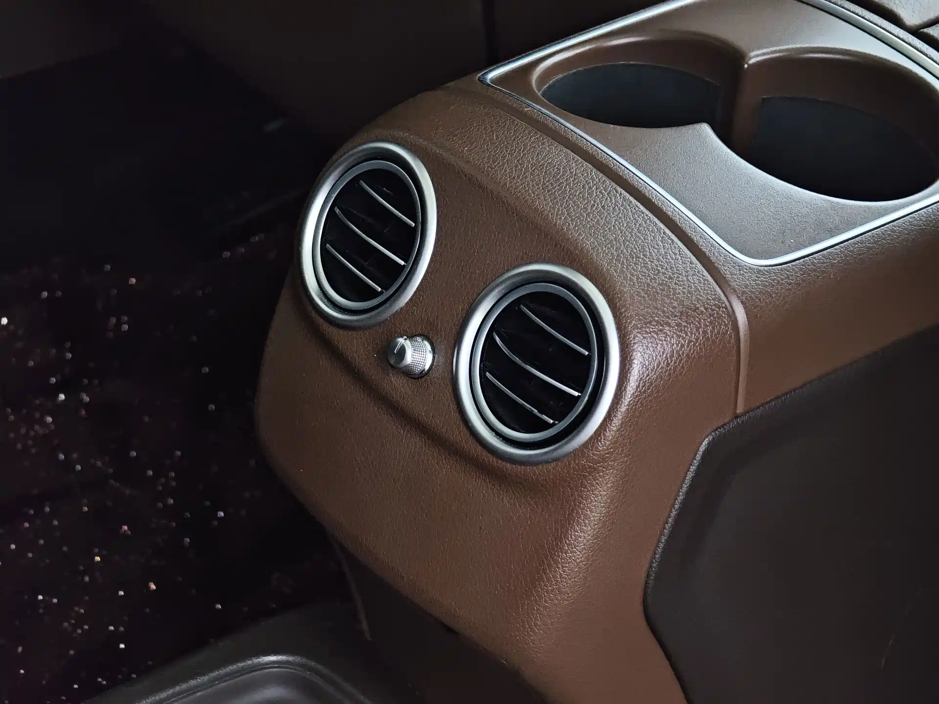 Photo 14 - Mercedes-Benz E-Class