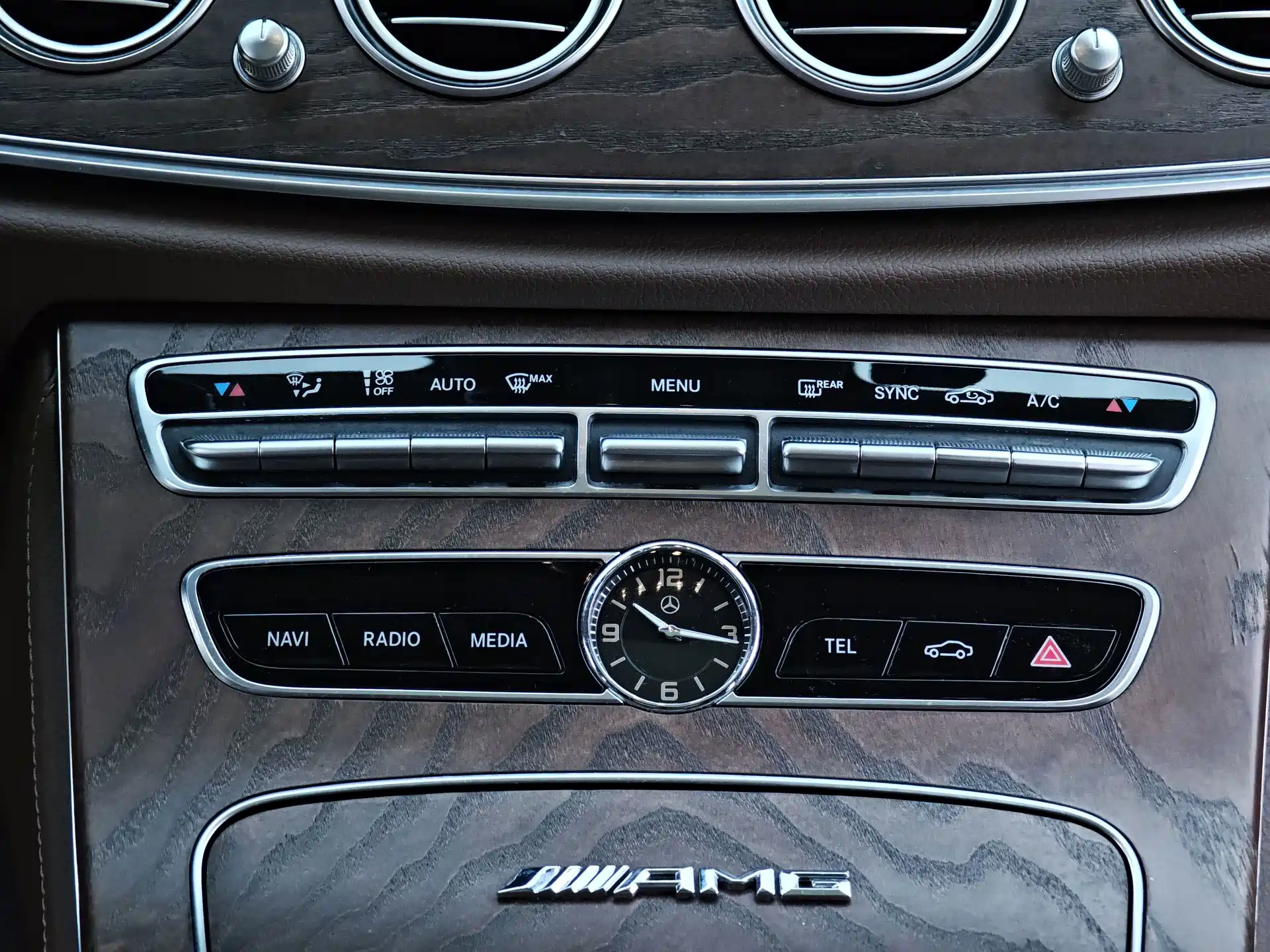 Photo 11 - Mercedes-Benz E-Class