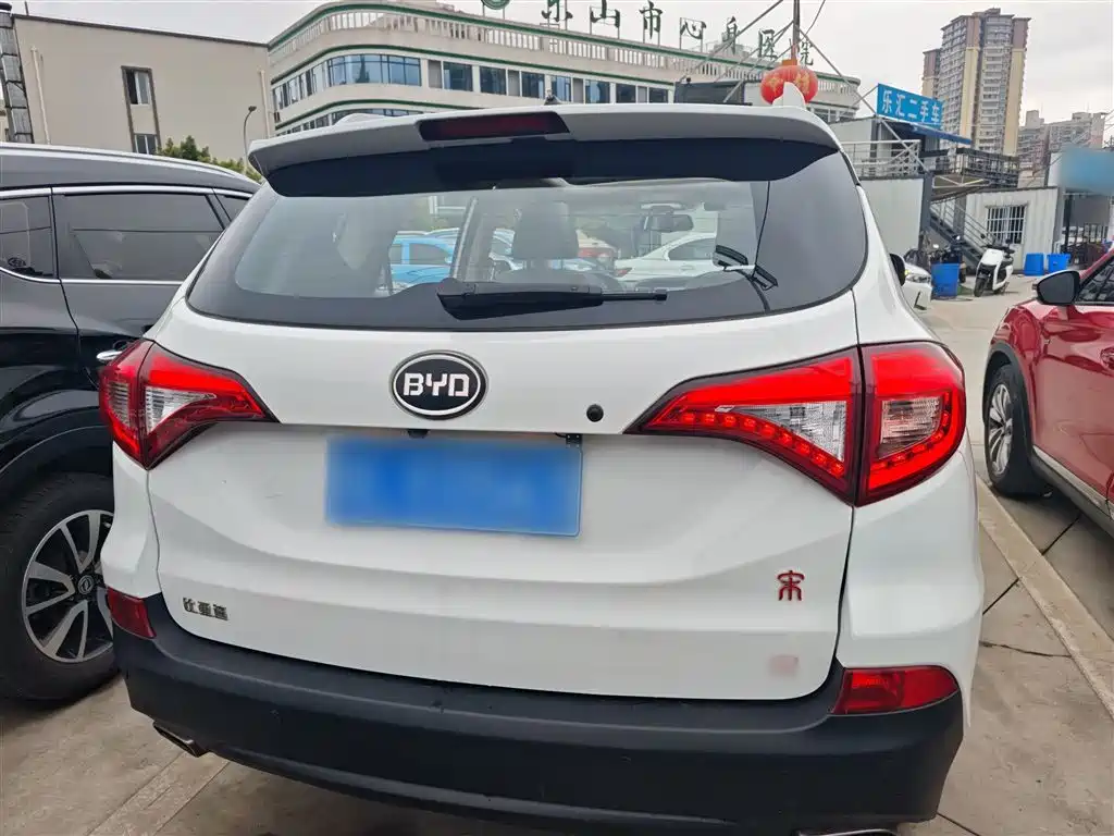 BYD Song 2016 Unrivaled Edition 1.5TI Manual Elegance Edition фото 6