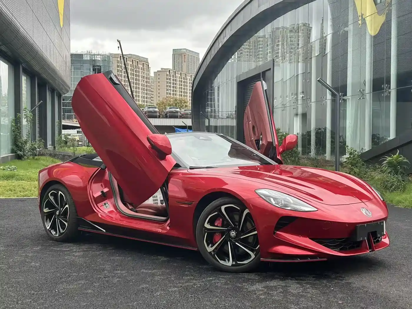 MG Cyberster 2024 520km Legendary AWD Version фото 4