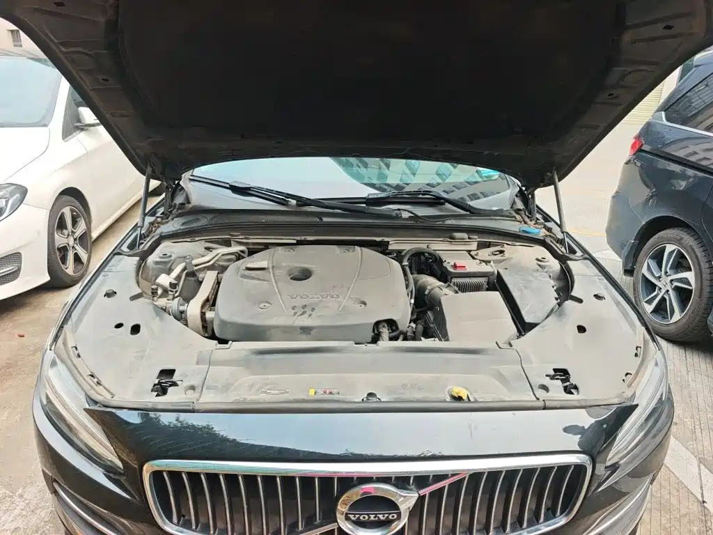 Фото 21 - Volvo S90