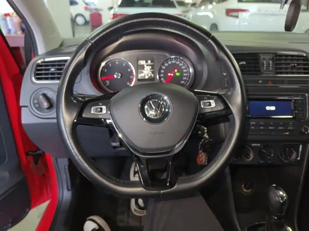 Volkswagen Polo 2016 1.6L Automatic Comfort фото 11