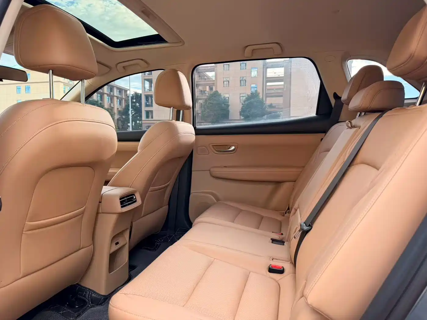 Landian E5 PLUS 2026 2026 165km Long Range First Experience Edition (7-seater)