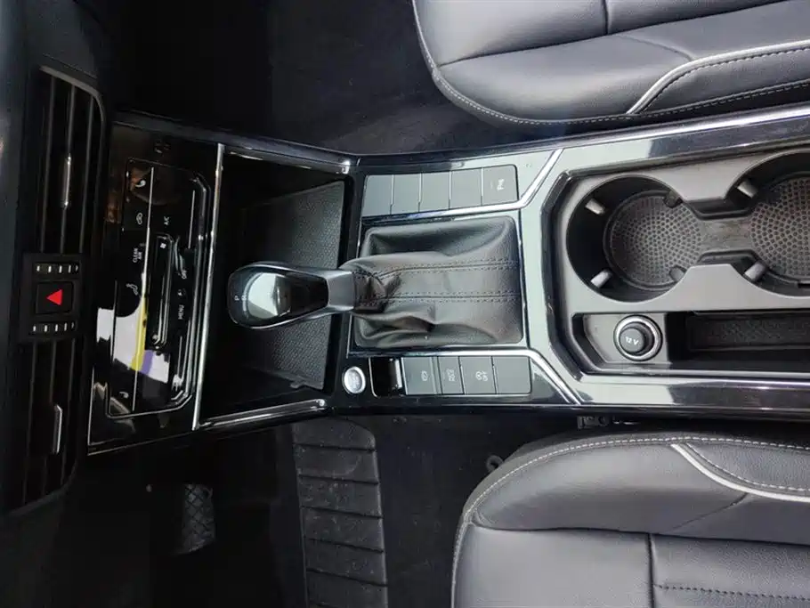 Volkswagen Passat 2023 Facelift 330TSI Starlight Elite Edition фото 16