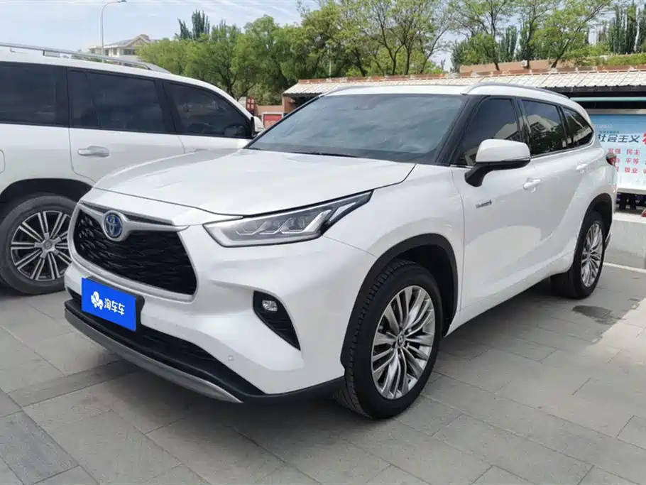 Toyota Highlander 2022 Model Dual Engine 2.5L 4WD Premium Edition 7-Seater