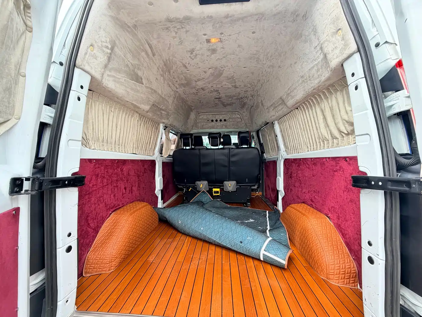 Ford Transit 2018 2019 2.0T Diesel Multi-Purpose Commercial Vehicle Medium Wheelbase Medium Roof 6-Seater China VI