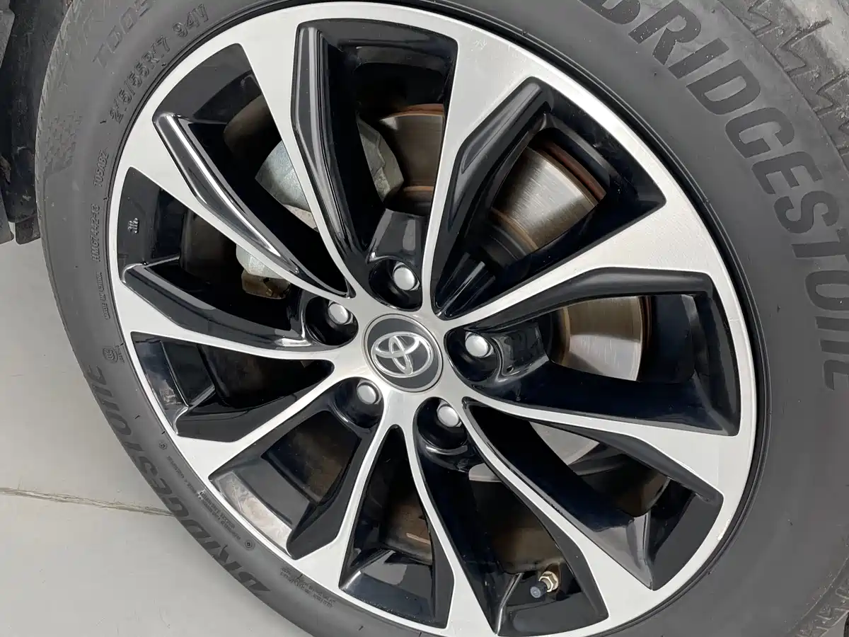Toyota Avalon 2024 2.0L Luxury Edition фото 16