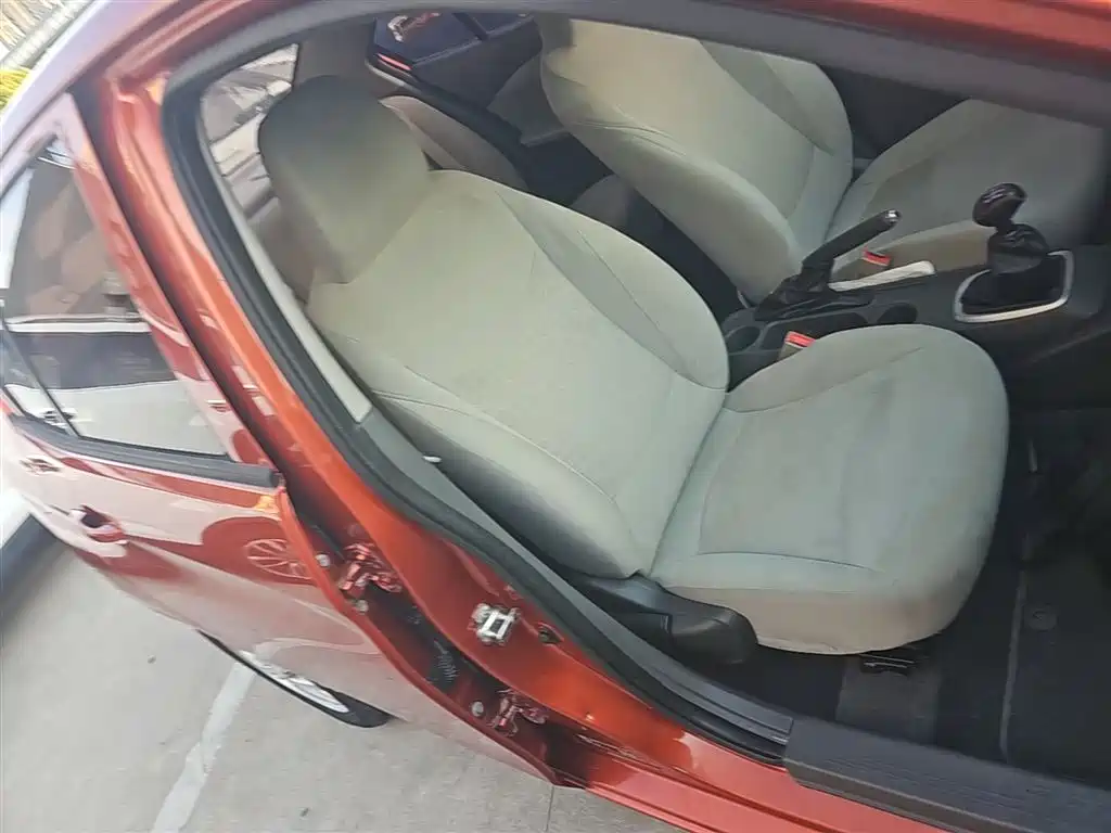 Chevrolet Sail 2015 Sail 3 1.3L Manual Ideal Edition фото 25